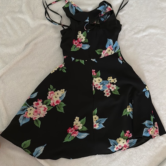 Cute Floral Mini Dress - Picture 2 of 2